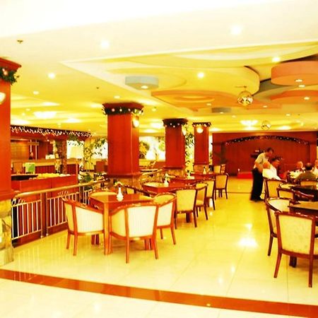 Grand Regal Hotel バコロ エクステリア 写真